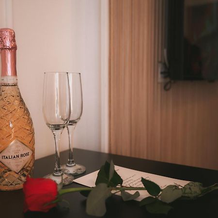Luxury Jacuzzi Apartment โมสตาร์ ภายนอก รูปภาพ