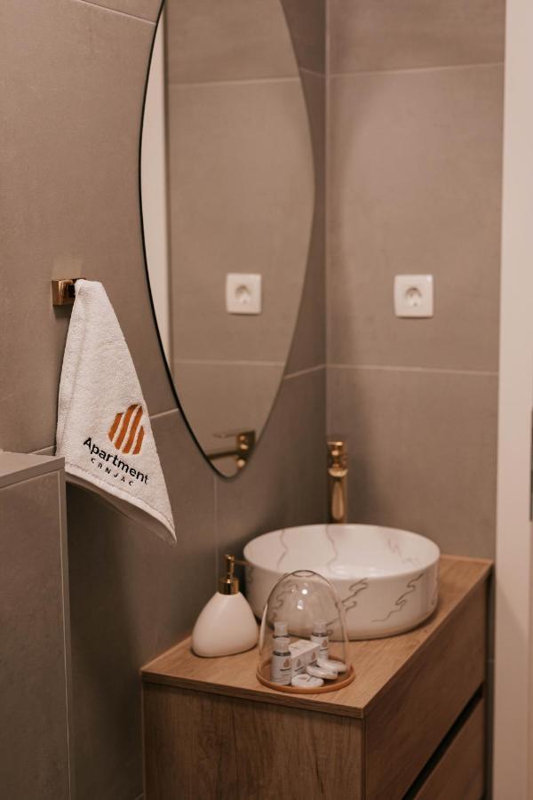 Luxury Jacuzzi Apartment โมสตาร์ ภายนอก รูปภาพ