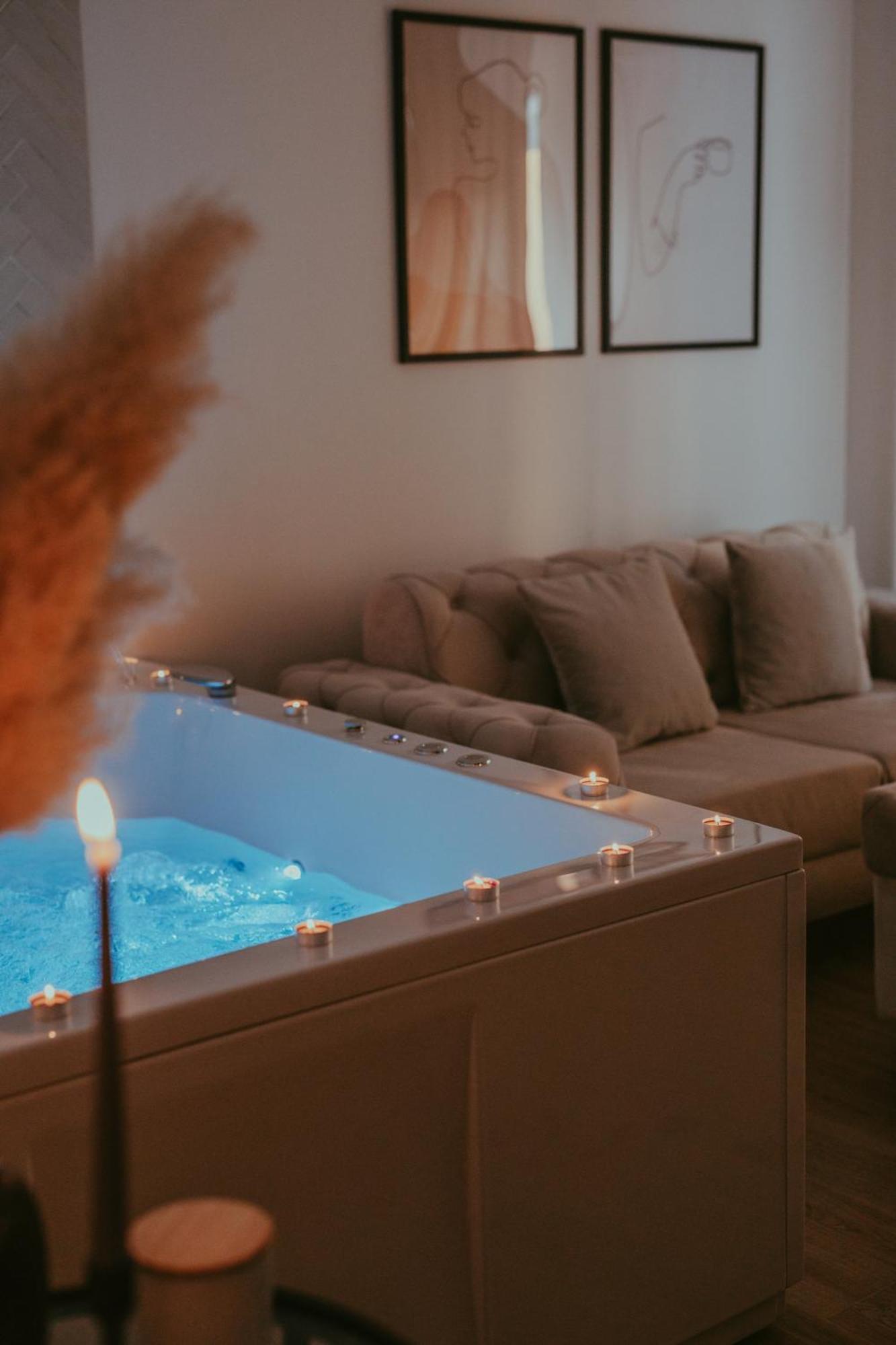 Luxury Jacuzzi Apartment โมสตาร์ ภายนอก รูปภาพ