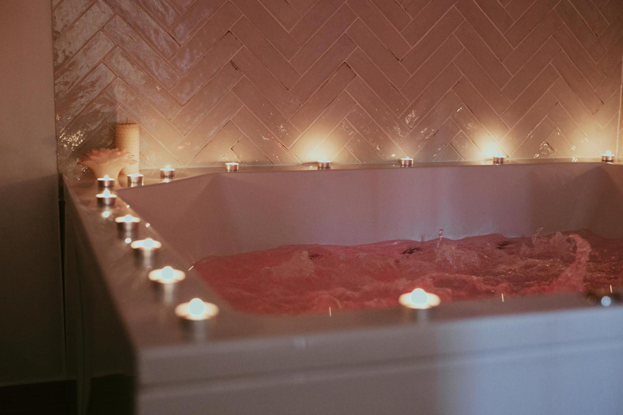 Luxury Jacuzzi Apartment โมสตาร์ ภายนอก รูปภาพ