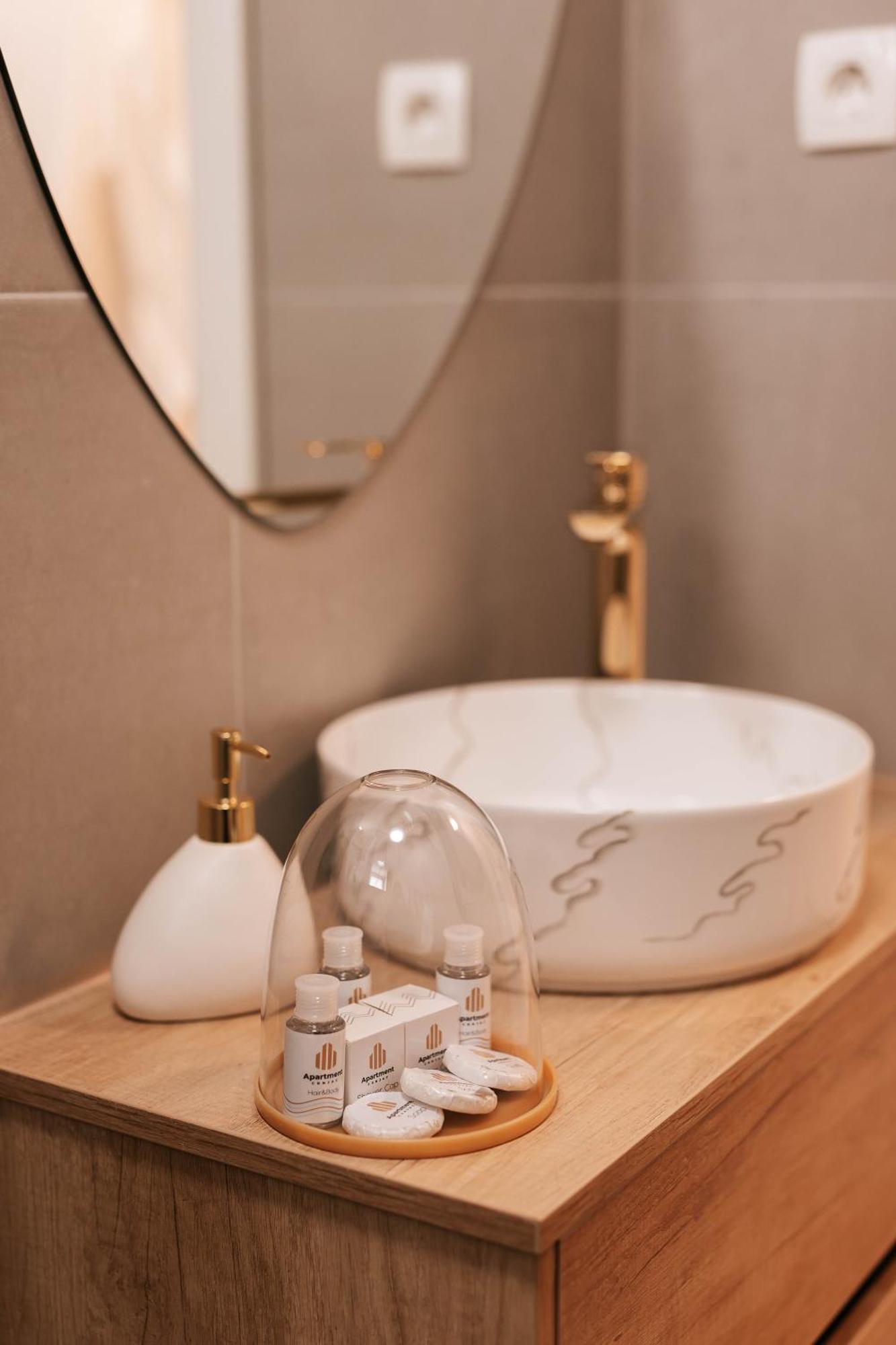 Luxury Jacuzzi Apartment โมสตาร์ ภายนอก รูปภาพ